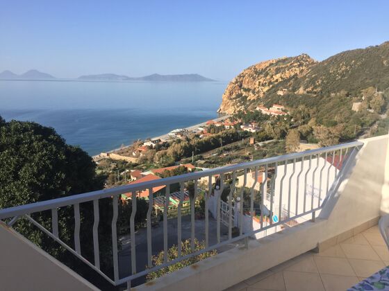 Studio 800 m away from the beach for 4 ppl. with balcony at Calava