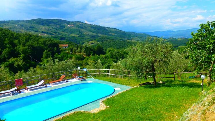 House for 6 ppl. with shared pool and garden at Serravalle Pistoiese