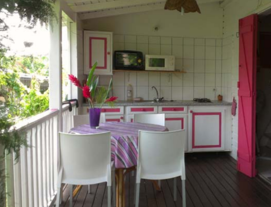 Joli bungalow pour 4 pers. avec jardin et terrasse à Sainte-Anne