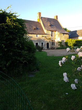 Großes Haus für 13 Pers. mit Garten in Morannes sur Sarthe