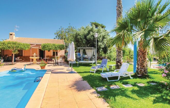 Villa a 800 m de la playa para 19 pers. con piscina en Alicante
