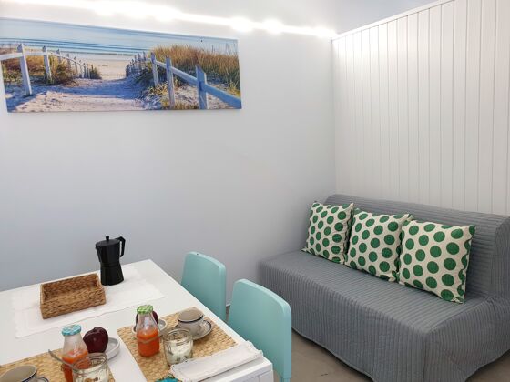 Beautiful appartement 6 km away from the beach for 4 ppl. at Poble Nou