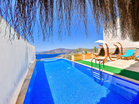 Villa for 6 ppl. with swimming-pool, jacuzzi and sea view at Kaş