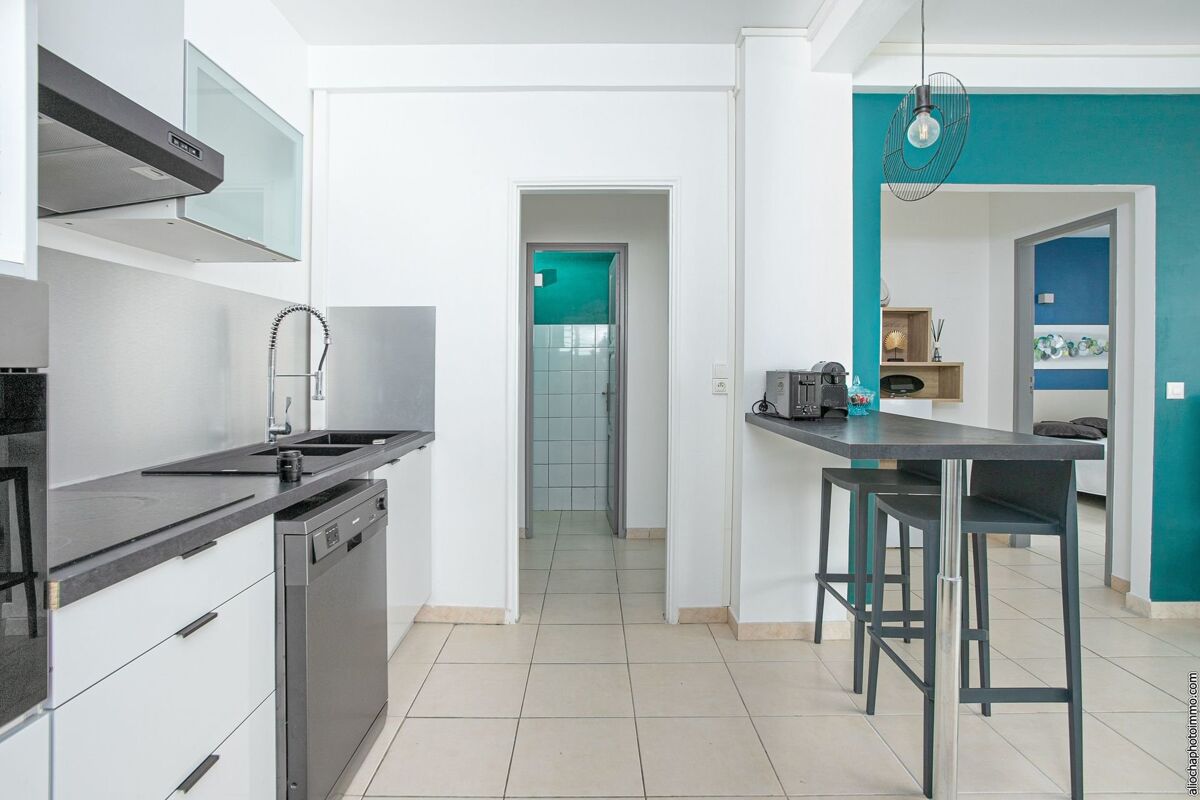 Kitchen Apartment Les Trois-Îlets