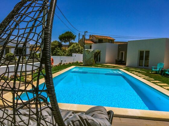 House 3 km away from the beach for 10 ppl. with shared pool at Atalaia