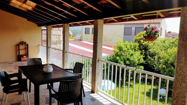Bonita casa para 6 pers. con jardín, terraza y balcón en Porriño