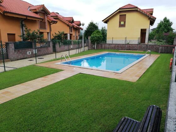 House 5 km away from the beach for 6 ppl. with shared pool at Suances