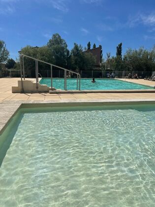 Nice house for 6 ppl. with shared pool at Saint-Saturnin-lès-Avignon