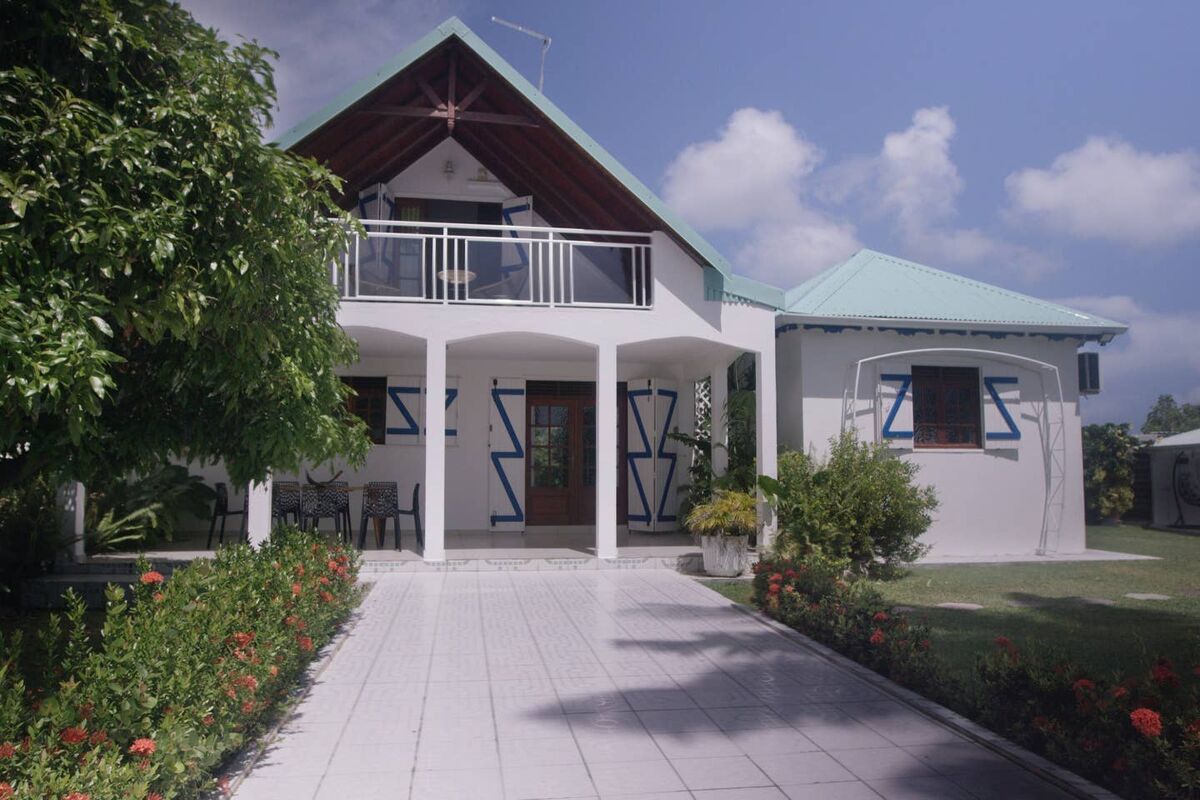 Front view Villa undefined