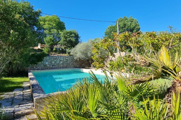 Maison pour 6 pers. avec piscine partagée et jardin à Lorgues