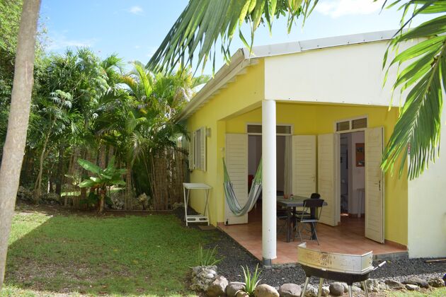 House 1 km away from the beach for 4 ppl. with terrace at Le Gosier