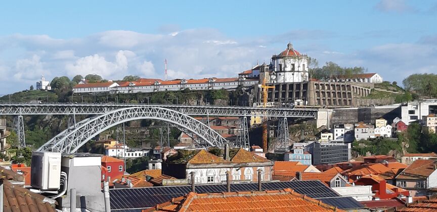 Appartamento a 3 km dalla spiaggia per 8 pers. con balcone a Porto