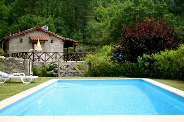 Spaziosa villa per 6 pers. con piscina e terrazza a Vieira do Minho