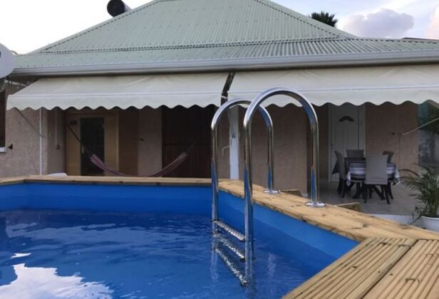 Bella villa a 500 m dalla spiaggia per 8 pers. con piscina e jacuzzi