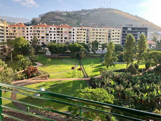 Beautiful appartement 2 km away from the beach for 4 ppl. at Funchal