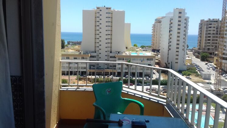 ¡A 300 m de la playa! Apartamento para 6 pers. con terraza en Portimão