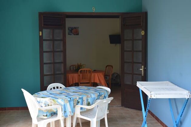 House 1 km away from the beach for 2 ppl. at Les Anses-d'Arlet