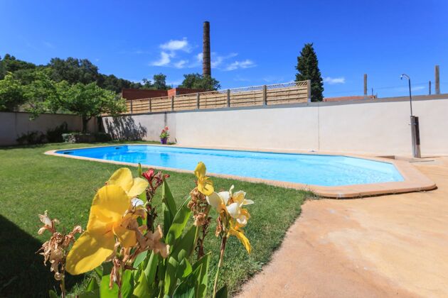 Jolie maison pour 4 pers. avec piscine partagée et terrasse à Bollène