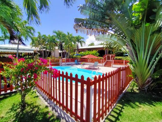 Casa a 1 km de la playa para 4 pers. con piscina compartida y jardín