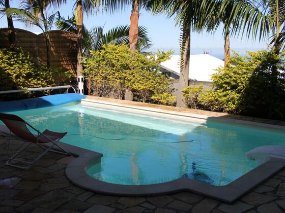 Bonita villa a 14 km de la playa para 4 pers. con piscina en Le Tampon