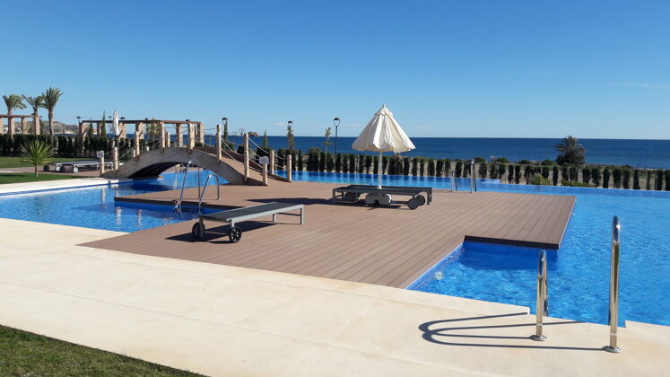 100 m away from the beach! Appartement with shared pool and jacuzzi