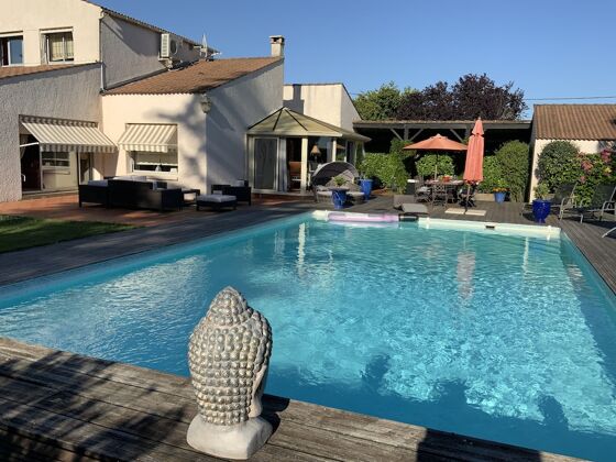 Villa pour 8 pers. avec piscine, jardin et terrasse à Nalliers