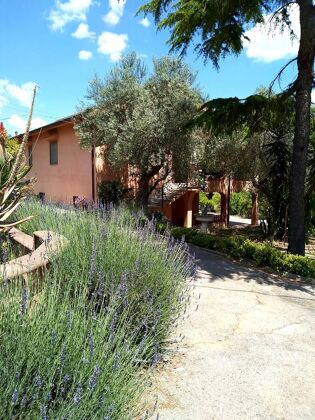 Nice villa for 5 ppl. with garden and terrace at Caltanissetta