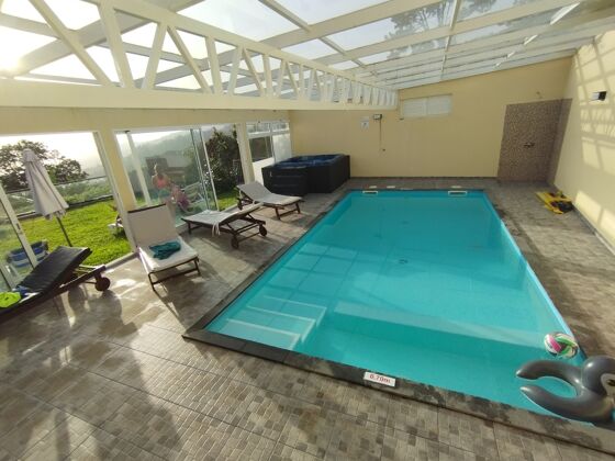 Amazing house for 4 ppl. with shared pool at Arcos da calheta