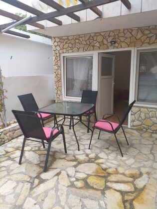 Hübsche Wohnung für 4 Pers. mit Terrasse in Vir
