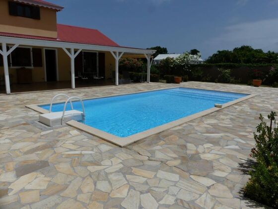 Spacious villa for 8 ppl. with swimming-pool at Baie-Mahault