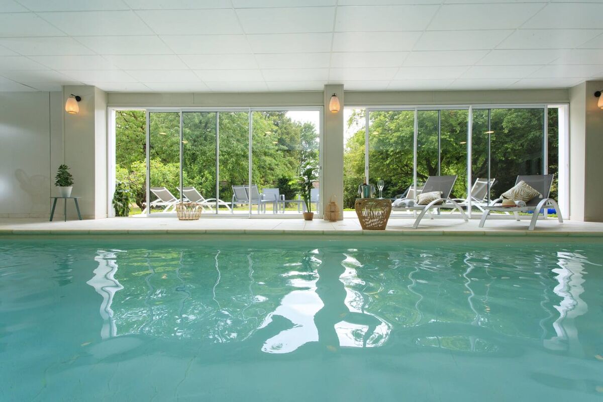 Swimming pool view Villa Villers-Bretonneux