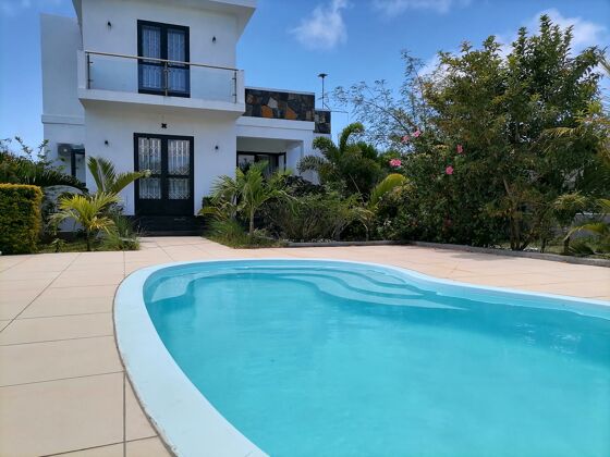 Villa 500 m vom Strand entfernt für 6 Pers. mit Schwimmbad in Calodyne