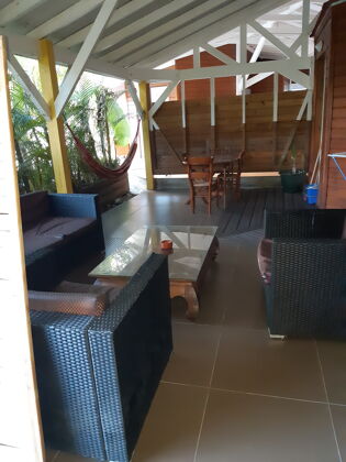 Nice bungalow 5 km away from the beach with shared pool and jacuzzi