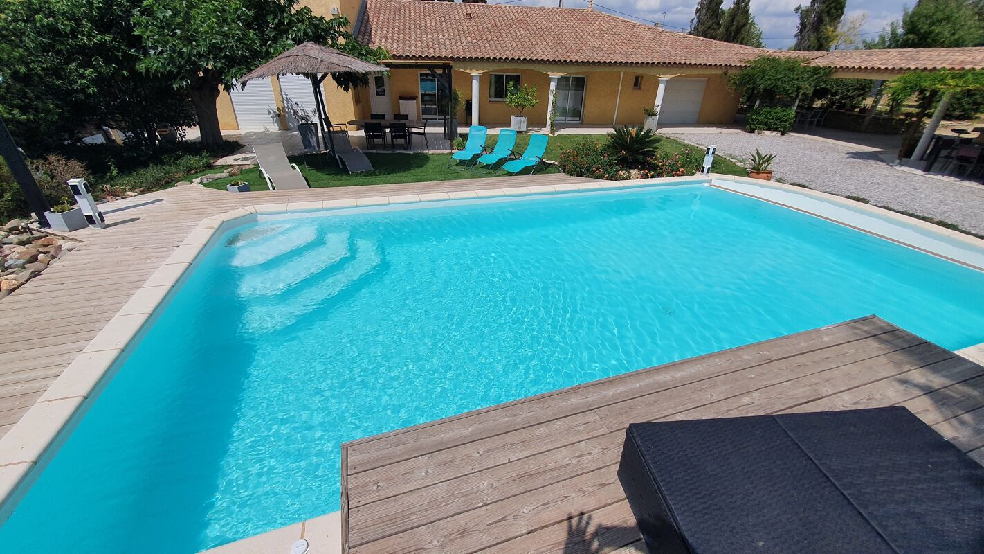 Vue sur piscine Villa Béziers