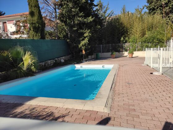 Joli appartement pour 4 pers. avec piscine partagée et jardin à Nice