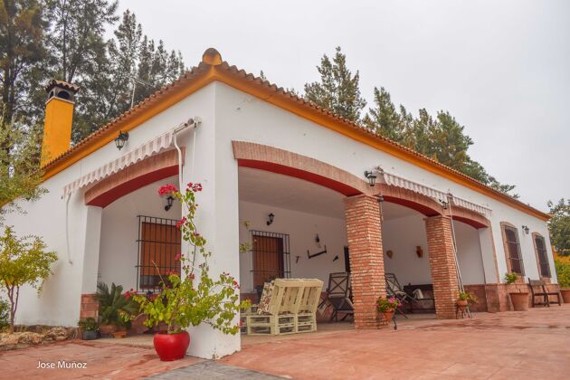 Villa for 9 ppl. with swimming-pool, garden and terrace at La Vereda