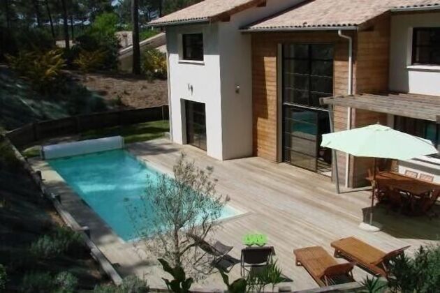 Big villa for 10 ppl. with swimming-pool and terrace at Biscarrosse