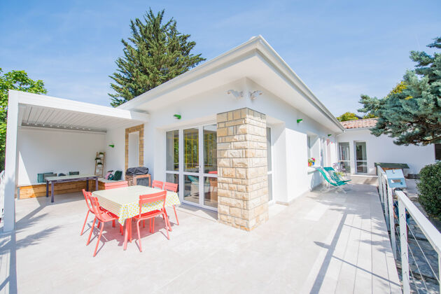 Spacious house for 8 ppl. with garden and terrace at Arcachon