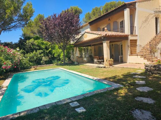 Villa pour 10 pers. avec piscine, jardin et balcon à Salon-de-Provence
