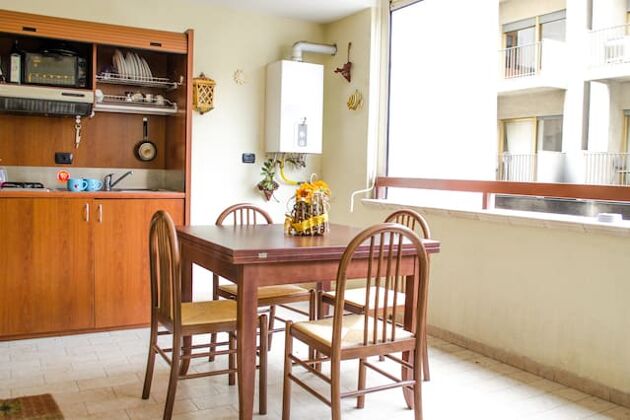 Hübsche Wohnung für 4 Pers. mit Terrasse in Reggio Calabria