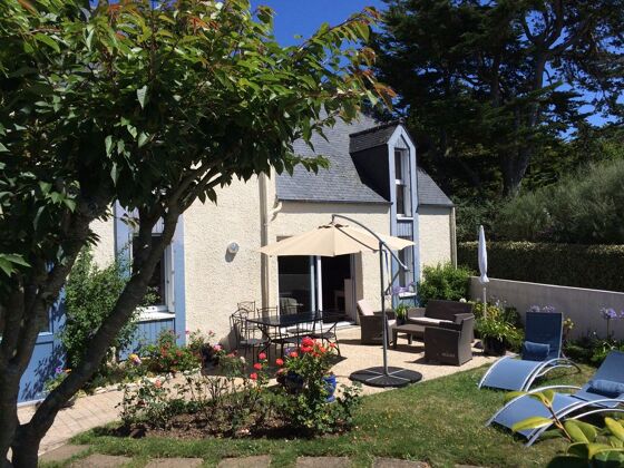 300 m away from the beach! Spacious house for 7 ppl. at Plouguerneau
