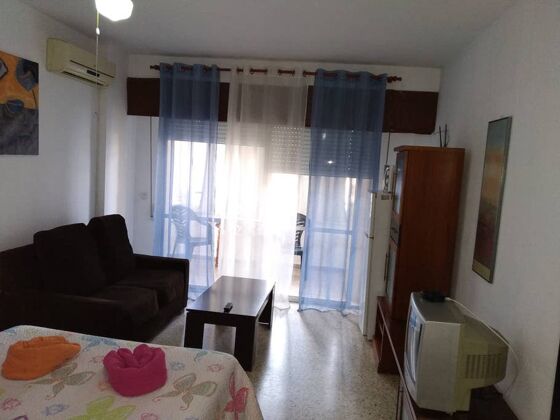 Amazing studio 1 km away from the beach for 2 ppl. at Torremolinos