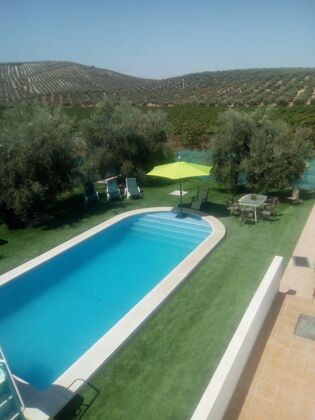 House for 10 ppl. with swimming-pool and garden at Montilla-Córdoba