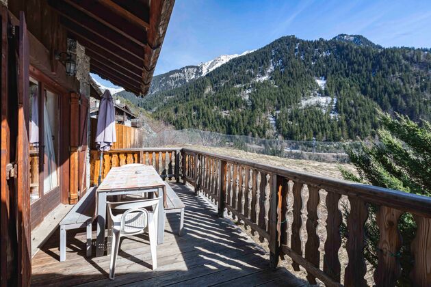 Chalet 1 km away from the slopes for 8 ppl. at Champagny en Vanoise