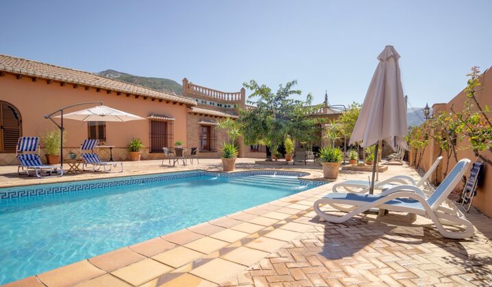 Villa exceptionnelle pour 5 pers. avec piscine et terrasse à Padul