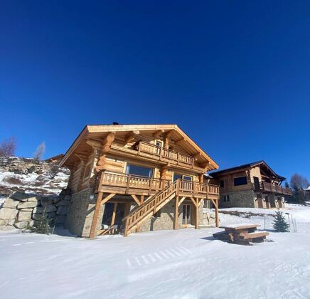 Chalet a 1 km dalle piste da sci per 14 pers. con sauna e terrazza