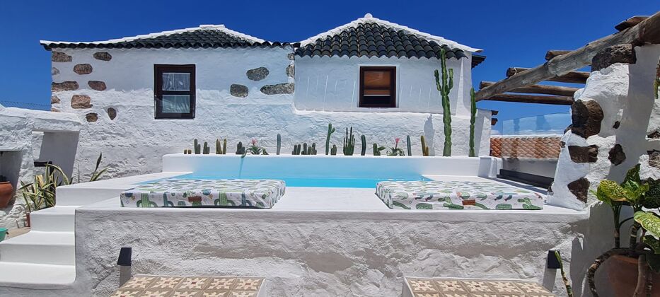 House 5 km away from the beach for 7 ppl. at Icod de los Vinos