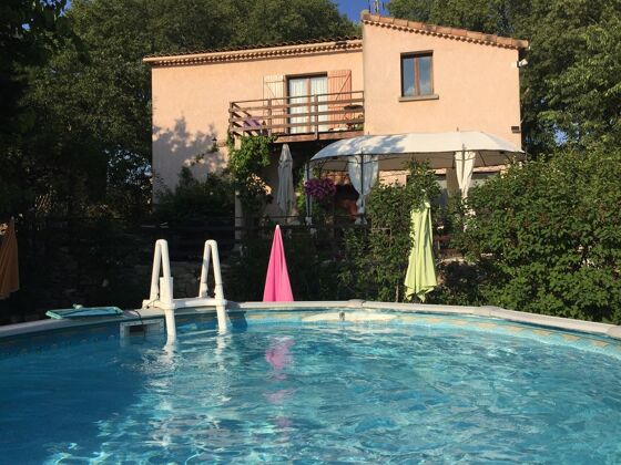 Geräumige Villa für 7 Pers. mit Schwimmbad und Terrasse in Chandolas