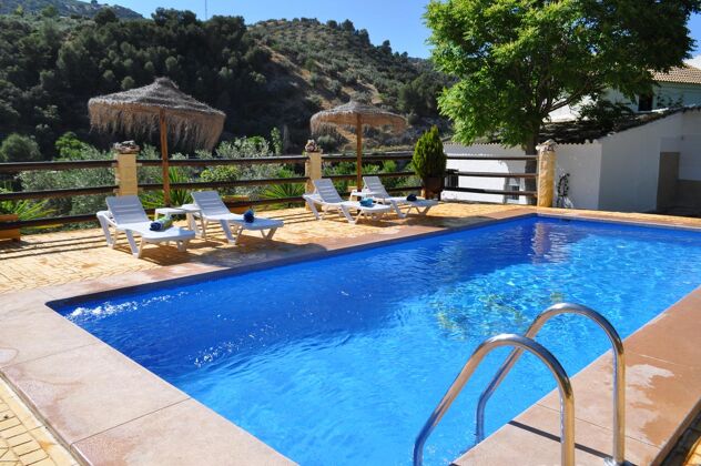 Amazing villa for 10 ppl. with swimming-pool and terrace at Montefrío