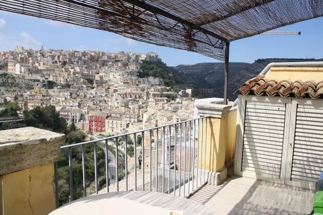 Beautiful house for 4 ppl. with balcony at Ragusa